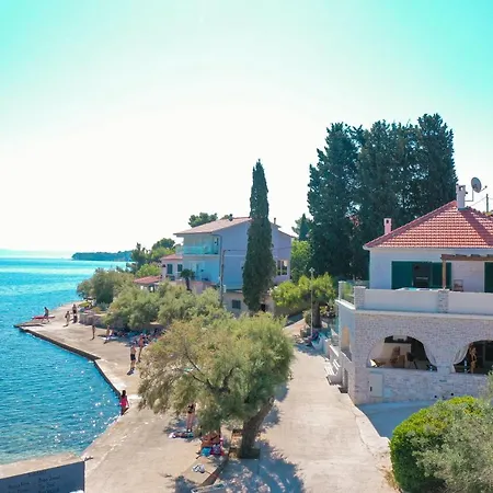 Mare Vista